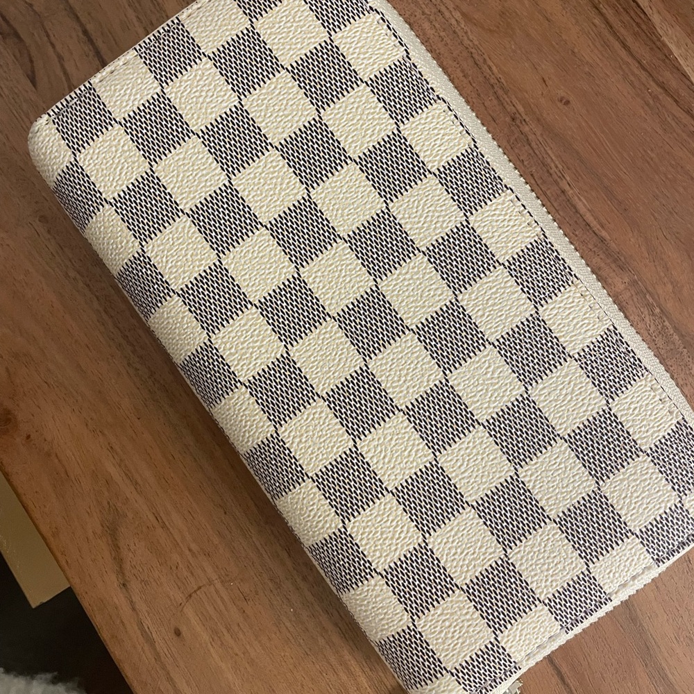 Wallet - Picture 2 of 3